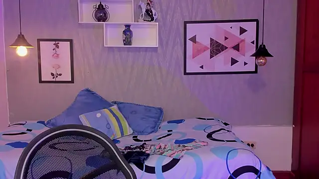 Snapshot of Valeria_roussi chatting on February 18, 2:06 pm Valeria roussi online show from February 18, 2:06 pm