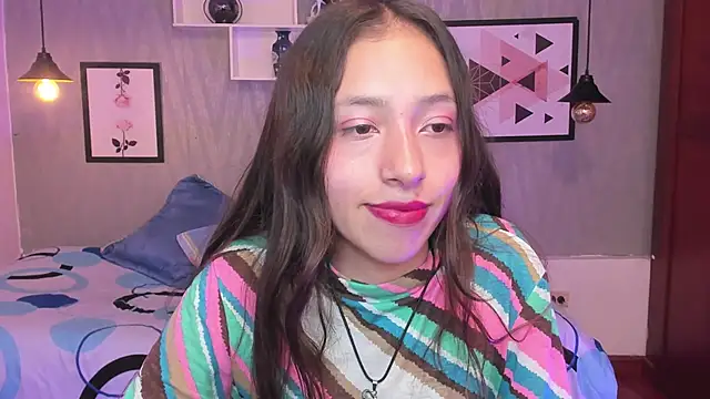 Snapshot of Valeria_roussi chatting on February 18, 5:10 pm Valeria roussi online show from February 18, 5:10 pm