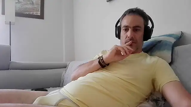basquehotboy online show from April 15, 10:33 am