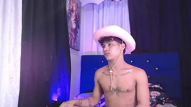 Snapshot of Sexys_Boys_Hot1 chatting on February 6, 1:25 pm Sexys Boys Hot1 online show from February 6, 1:25 pm