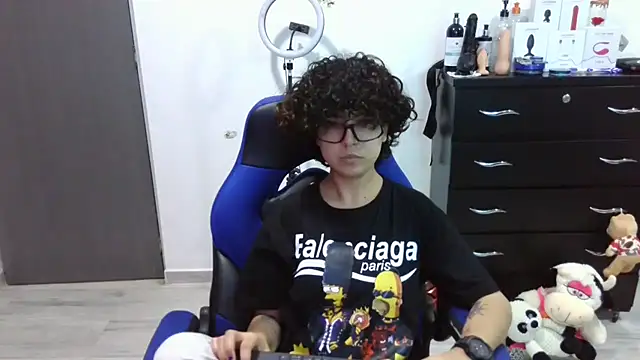 thomascooper7 online show from October 29, 8:43 pm