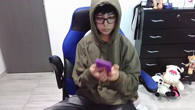 thomascooper7 online show from November 27, 7:38 pm