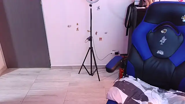 thomascooper7 online show from November 28, 6:43 pm