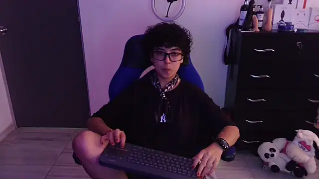 thomascooper7 online show from February 20, 7:14 pm