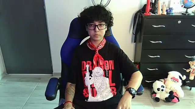 thomascooper7 online show from April 5, 4:04 pm