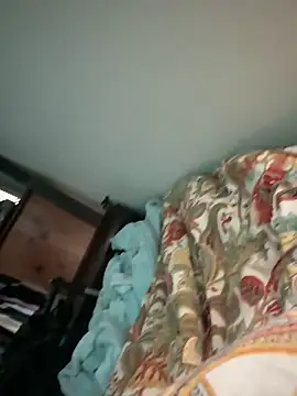 Snapshot of Booooster chatting on November 18, 8:46 pm Booooster online show from November 18, 8:46 pm