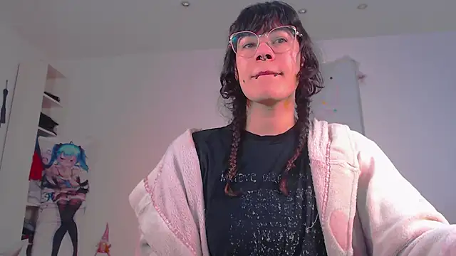 Snapshot of pain_princee chatting on March 21, 4:17 am pain princee online show from March 21, 4:17 am