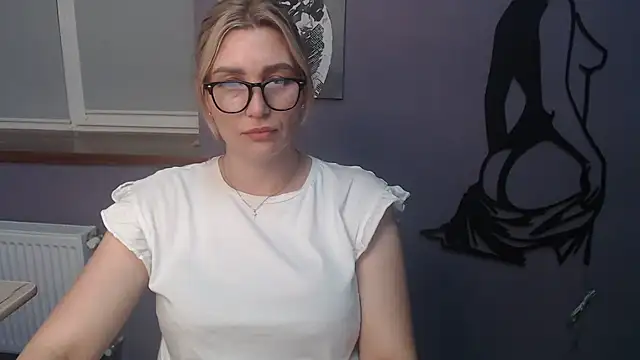  sexy lady online show from May 7, 12:43 pm