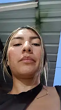 Snapshot of GIRL_DONCELLA chatting on December 19, 10:53 pm GIRL DONCELLA online show from December 19, 10:53 pm