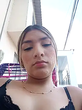 Snapshot of GIRL_DONCELLA chatting on January 22, 10:37 pm GIRL DONCELLA online show from January 22, 10:37 pm