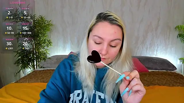 Debbie Taylor online show from February 13, 6:15 pm