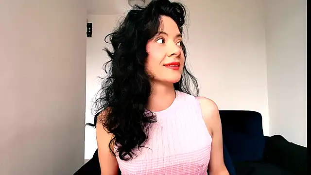 miabeautyxx online show from April 6, 1:23 pm