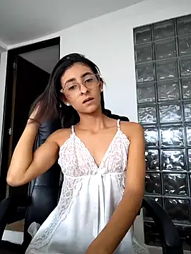 thedianakaro online show from February 18, 8:05 pm