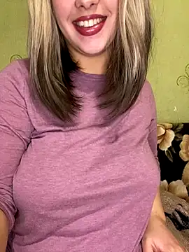 Snapshot of 69Laura696 chatting on December 4, 8:29 pm 69Laura696 online show from December 4, 8:29 pm