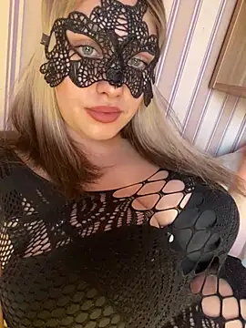 Snapshot of 69Laura696 chatting on February 9, 2:07 pm 69Laura696 online show from February 9, 2:07 pm