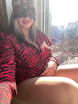 Snapshot of 69Laura696 chatting on February 18, 11:00 am 69Laura696 online show from February 18, 11:00 am