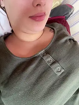 Snapshot of 69Laura696 chatting on February 19, 9:06 am 69Laura696 online show from February 19, 9:06 am