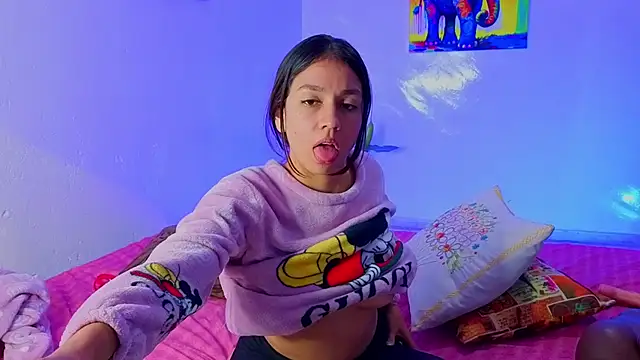 Luci And Sofi online show from February 14, 4:20 am