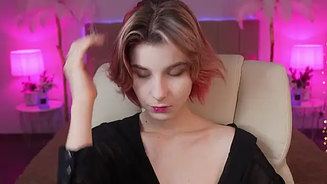 HaylaAmber online show from December 10, 6:54 am