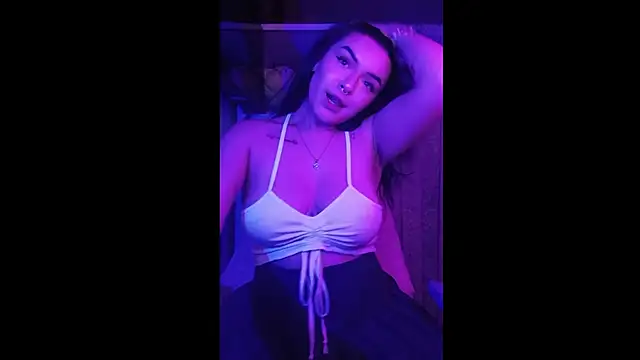 Snapshot of Alahia7demon chatting on March 6, 11:34 pm Alahia7demon online show from March 6, 11:34 pm