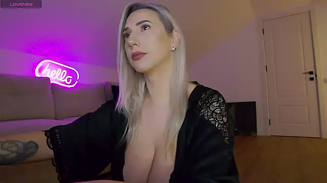 KhloeK online show from February 24, 4:10 am