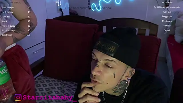 Snapshot of Seebohm1111 chatting on April 5, 4:20 am Seebohm1111 online show from April 5, 4:20 am