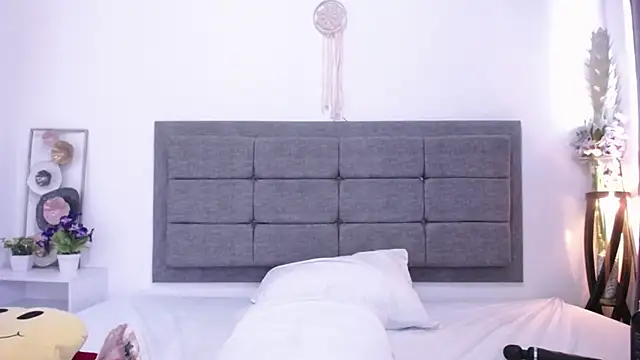 Snapshot of Vicky_Love_ chatting on March 11, 2:29 pm Vicky Love  online show from March 11, 2:29 pm