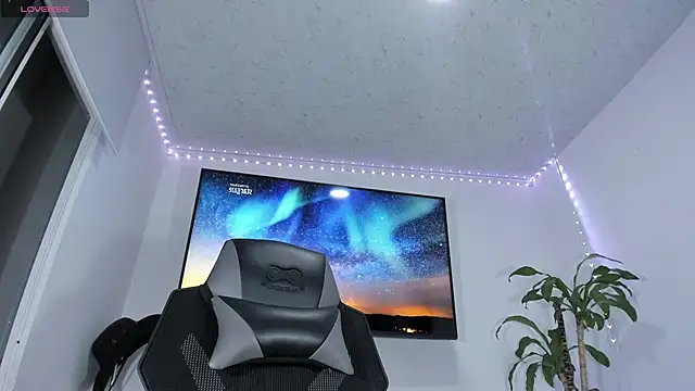 emily palmeer online show from January 8, 10:39 am