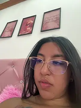 Tamara Roberts1 online show from December 8, 8:36 pm