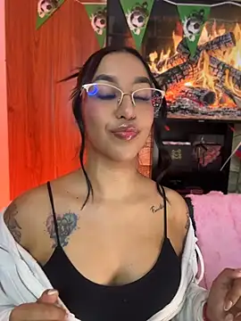 Snapshot of Tamara_Roberts1 chatting on July 3, 2:18 am Tamara Roberts1 online show from July 3, 2:18 am