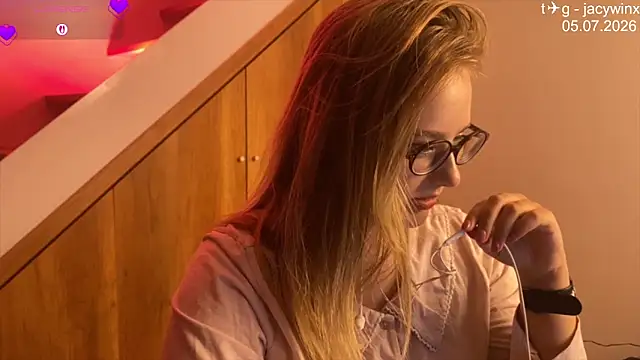 JacyWinslat online show from July 5, 7:32 pm