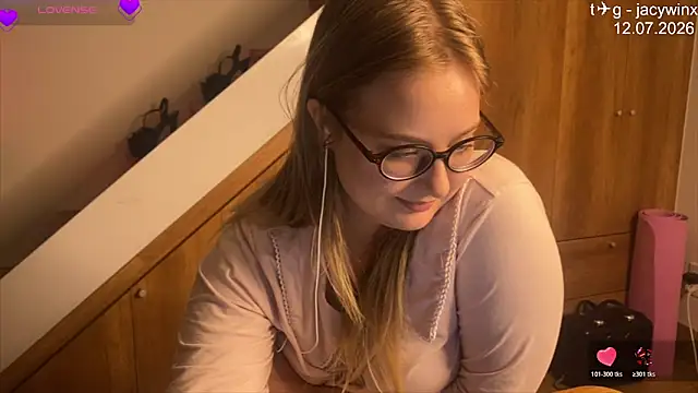 JacyWinslat online show from July 12, 10:23 pm