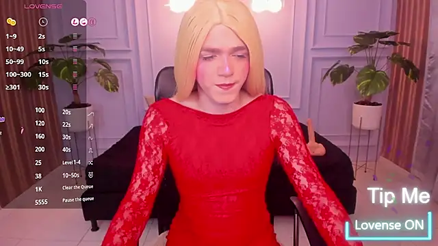 Snapshot of DylanRosse chatting on February 8, 12:41 pm DylanRosse online show from February 8, 12:41 pm