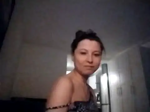 Snapshot of Florita2442 chatting on February 20, 12:41 am Florita2442 online show from February 20, 12:41 am