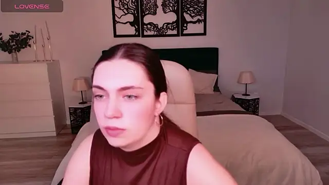 DaniellaLovely online show from December 16, 10:42 am