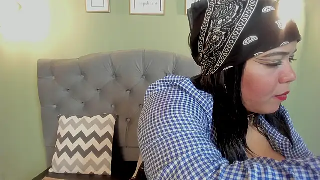 Snapshot of KRYSTENMOON chatting on January 30, 3:11 am KRYSTENMOON online show from January 30, 3:11 am