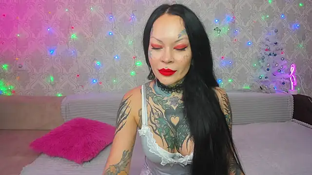 Snapshot of Megan_Black_Moon chatting on December 26, 4:32 am Megan Black Moon online show from December 26, 4:32 am