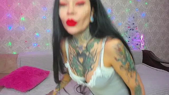 Snapshot of Megan_Black_Moon chatting on December 26, 7:35 am Megan Black Moon online show from December 26, 7:35 am