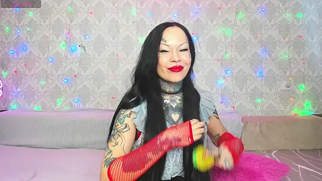 Snapshot of Megan_Black_Moon chatting on February 14, 6:12 am Megan Black Moon online show from February 14, 6:12 am