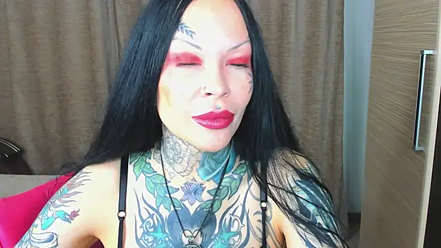 Snapshot of Megan_Black_Moon chatting on October 4, 10:46 am Megan Black Moon online show from October 4, 10:46 am