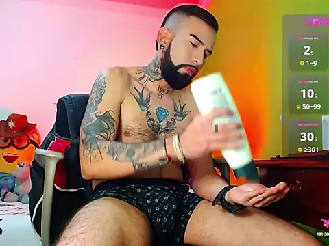 Snapshot of Diilanhott chatting on December 18, 10:13 pm Diilanhott online show from December 18, 10:13 pm