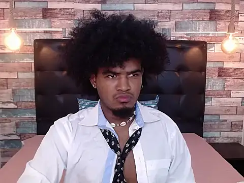 Snapshot of JaicobRuneer chatting on October 7, 11:46 pm JaicobRuneer online show from October 7, 11:46 pm