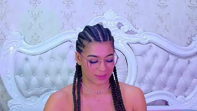 TiaraRosse online show from November 30, 4:55 pm