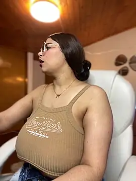 Snapshot of Isabella_boobd chatting on October 7, 8:06 pm Isabella boobd online show from October 7, 8:06 pm