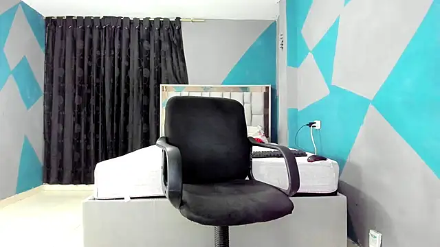 Snapshot of simookeler chatting on January 8, 2:46 am simookeler online show from January 8, 2:46 am