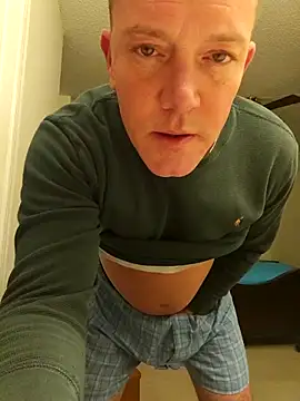 Bigtater1999 online show from December 15, 11:53 pm