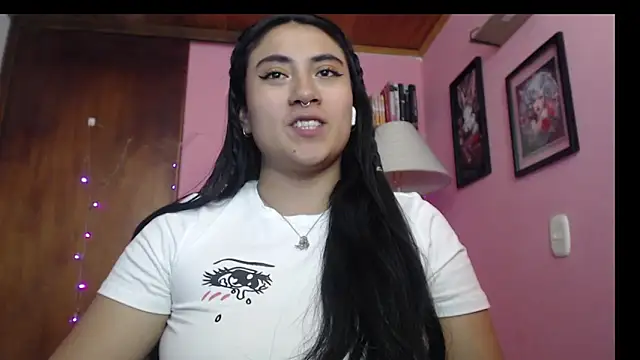 Snapshot of bunnyemilyrose36 chatting on December 13, 6:05 pm bunnyemilyrose36 online show from December 13, 6:05 pm