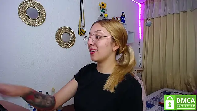 Soffy-brooks online show from February 21, 7:34 am