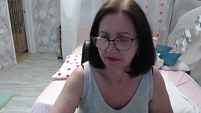Snapshot of OlgaHottie chatting on June 5, 11:32 pm OlgaHottie online show from June 5, 11:32 pm