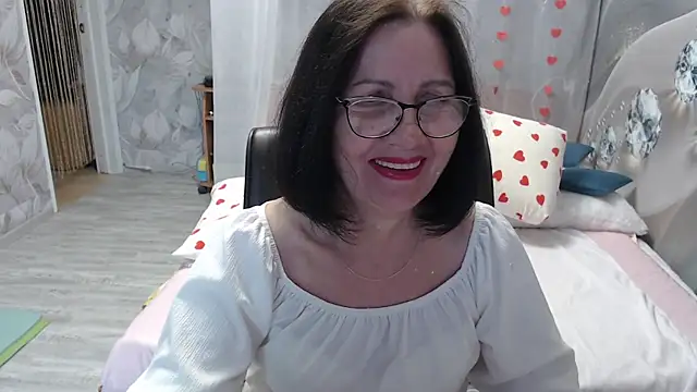 Snapshot of OlgaHottie chatting on June 6, 11:42 pm OlgaHottie online show from June 6, 11:42 pm